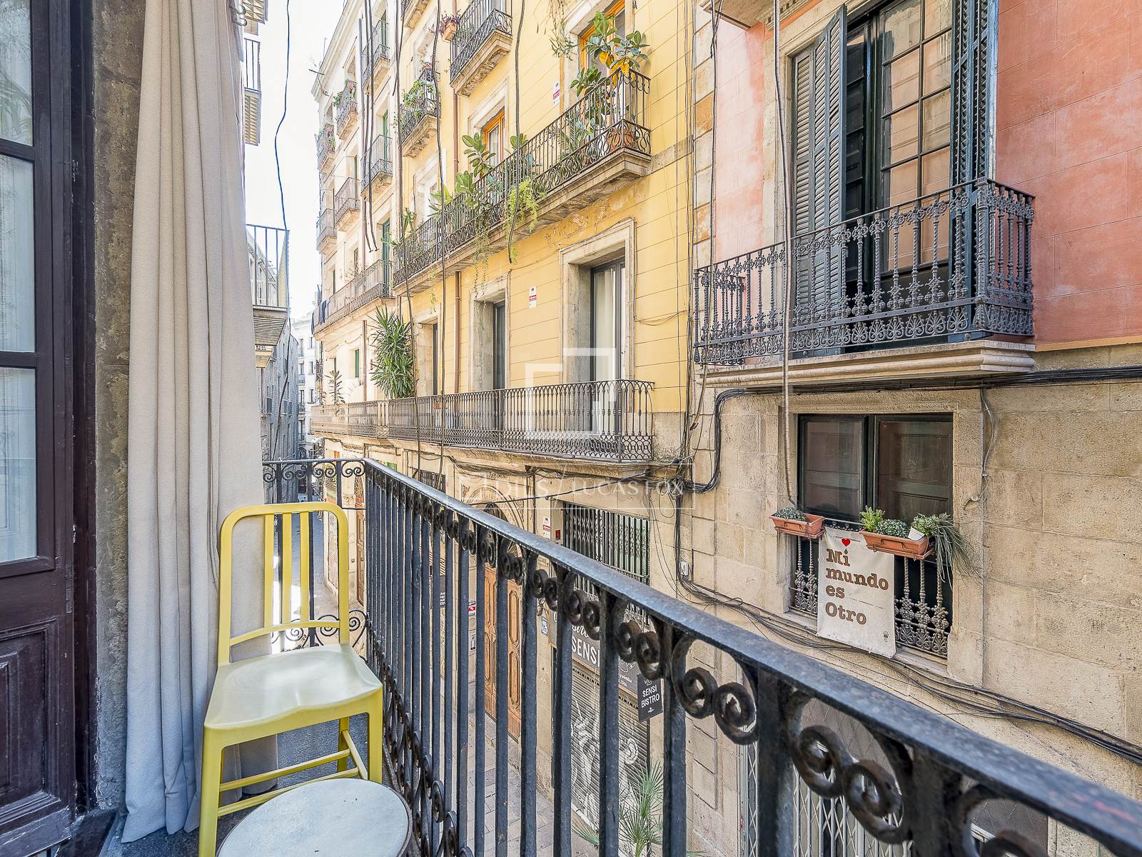 Apartment in Barcelona, Spain 2 bedrooms, 73 sq.m. No. 164339