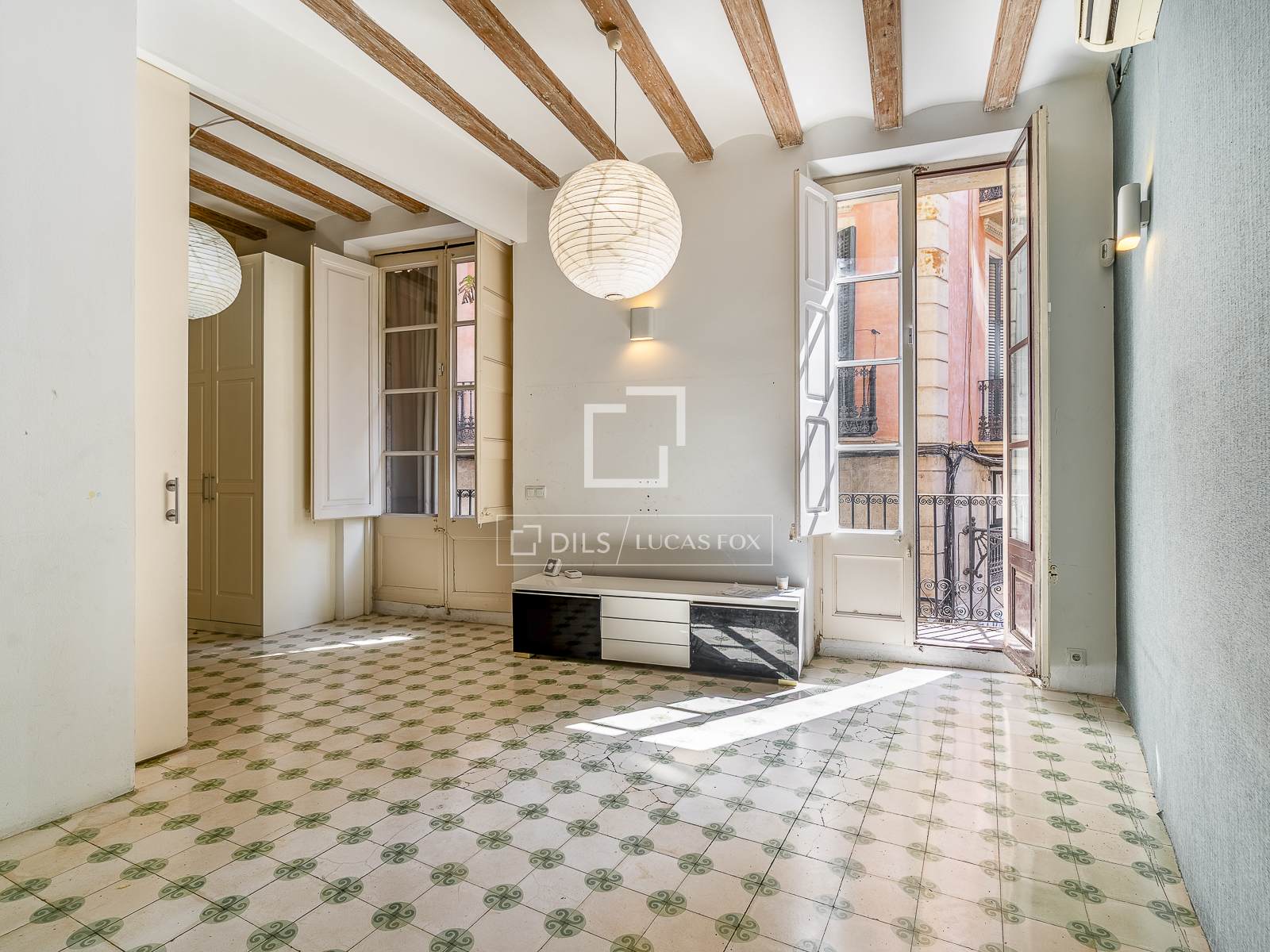 Apartment in Barcelona, Spain 2 bedrooms, 73 sq.m. No. 164339