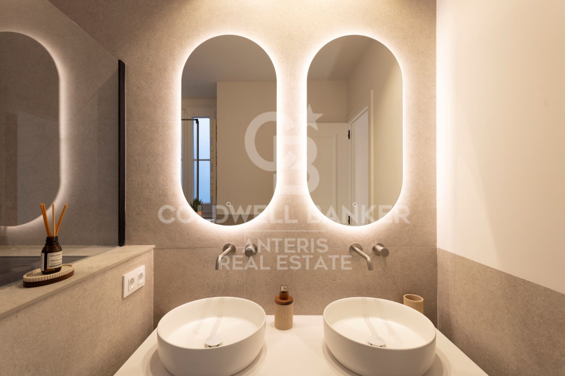 Dzīvoklis Barcelona, Spānijā 3 istabas, 117 m2 Nr. 156979
