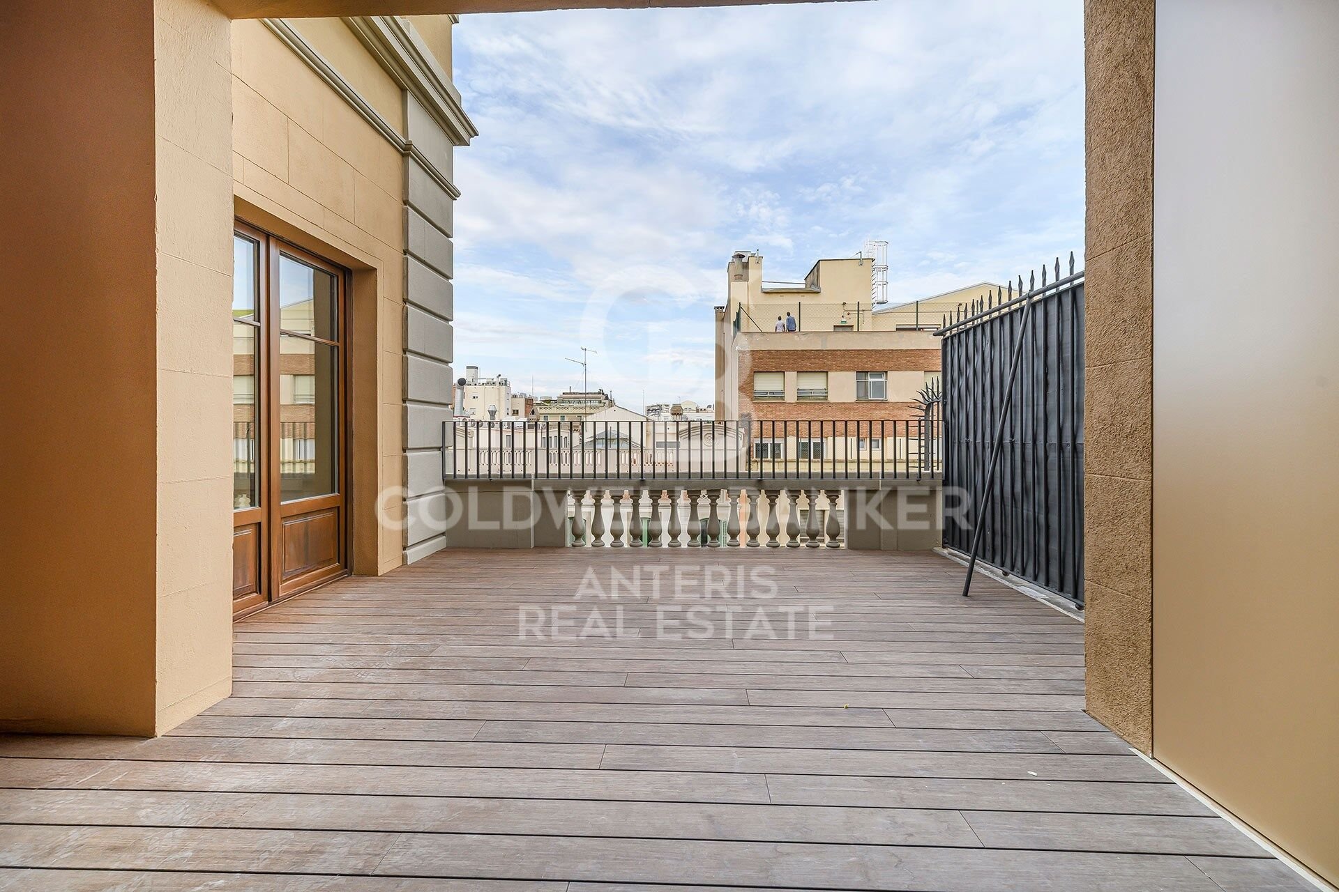 Kattohuoneisto Barcelona, Espanja 2 makuuhuonetta, 90 m2 No. 156977