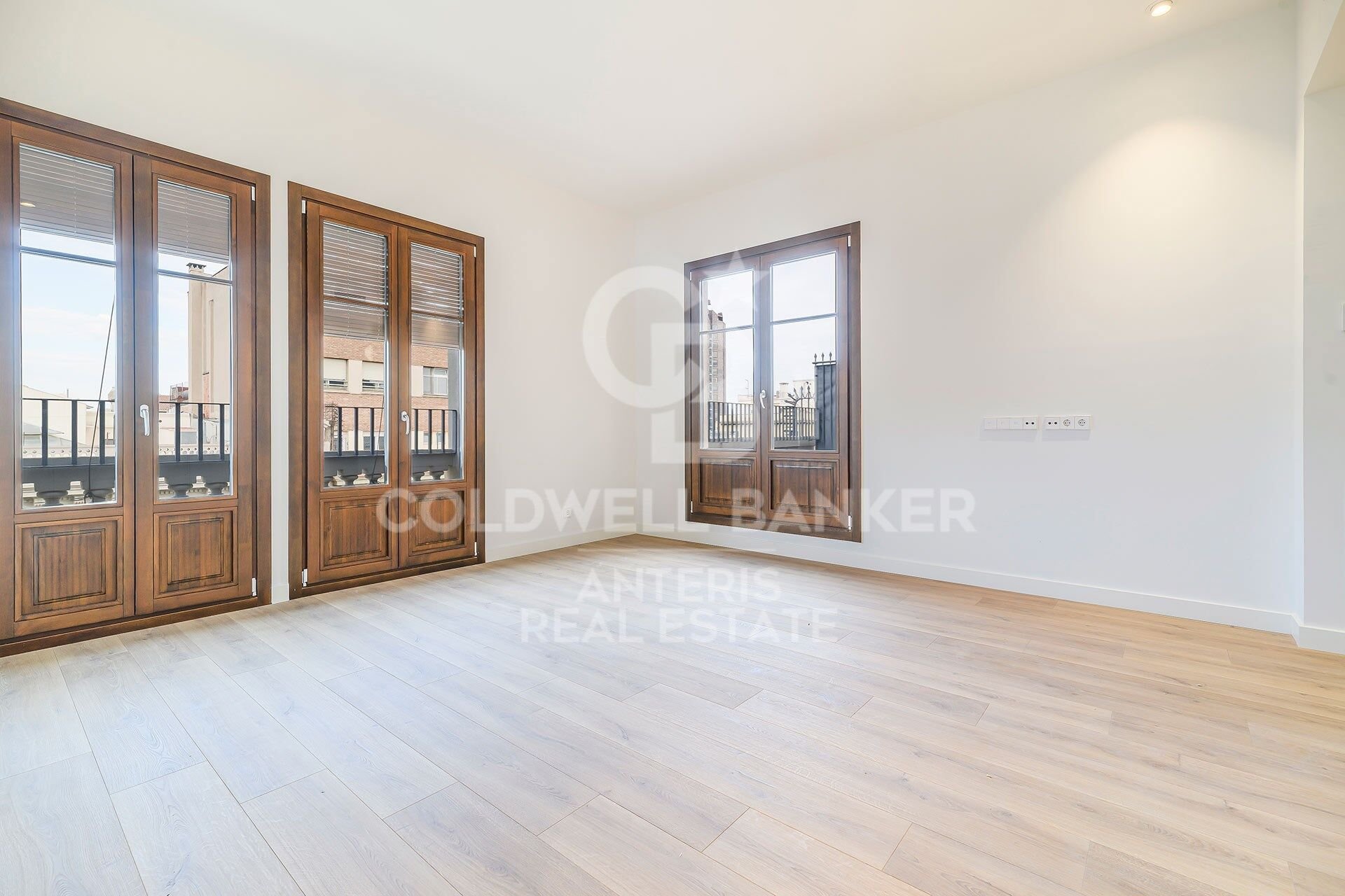 Kattohuoneisto Barcelona, Espanja 2 makuuhuonetta, 90 m2 No. 156977