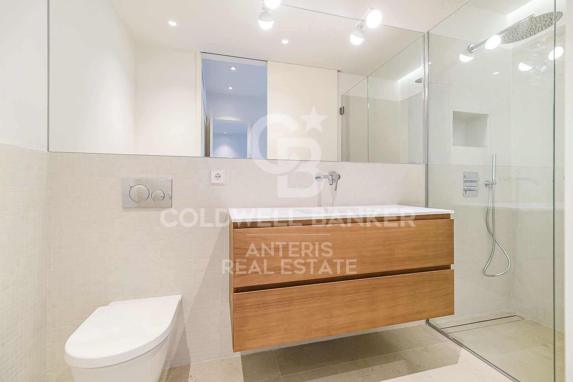 Kattohuoneisto Barcelona, Espanja 2 makuuhuonetta, 90 m2 No. 156977