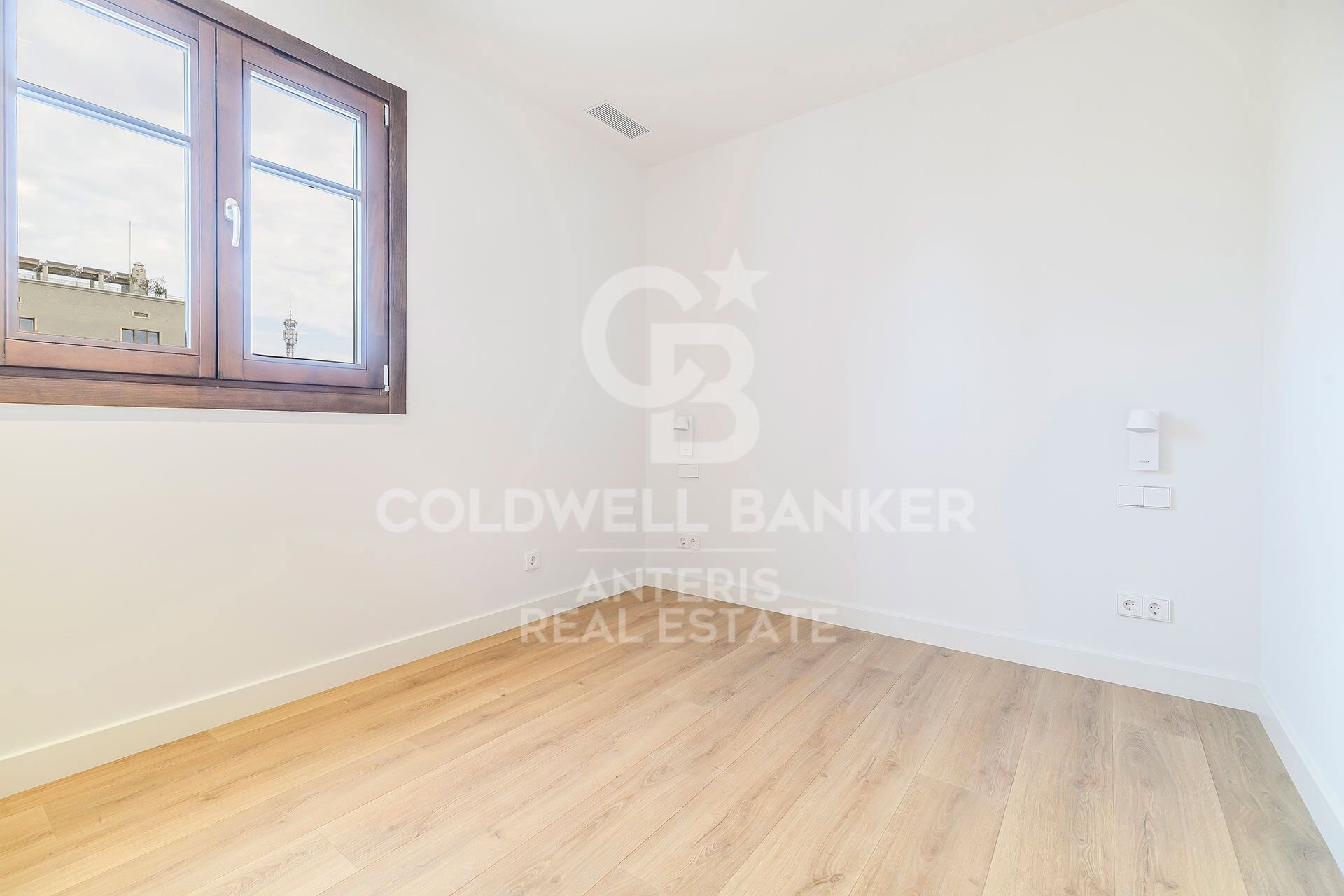 Kattohuoneisto Barcelona, Espanja 2 makuuhuonetta, 90 m2 No. 156977