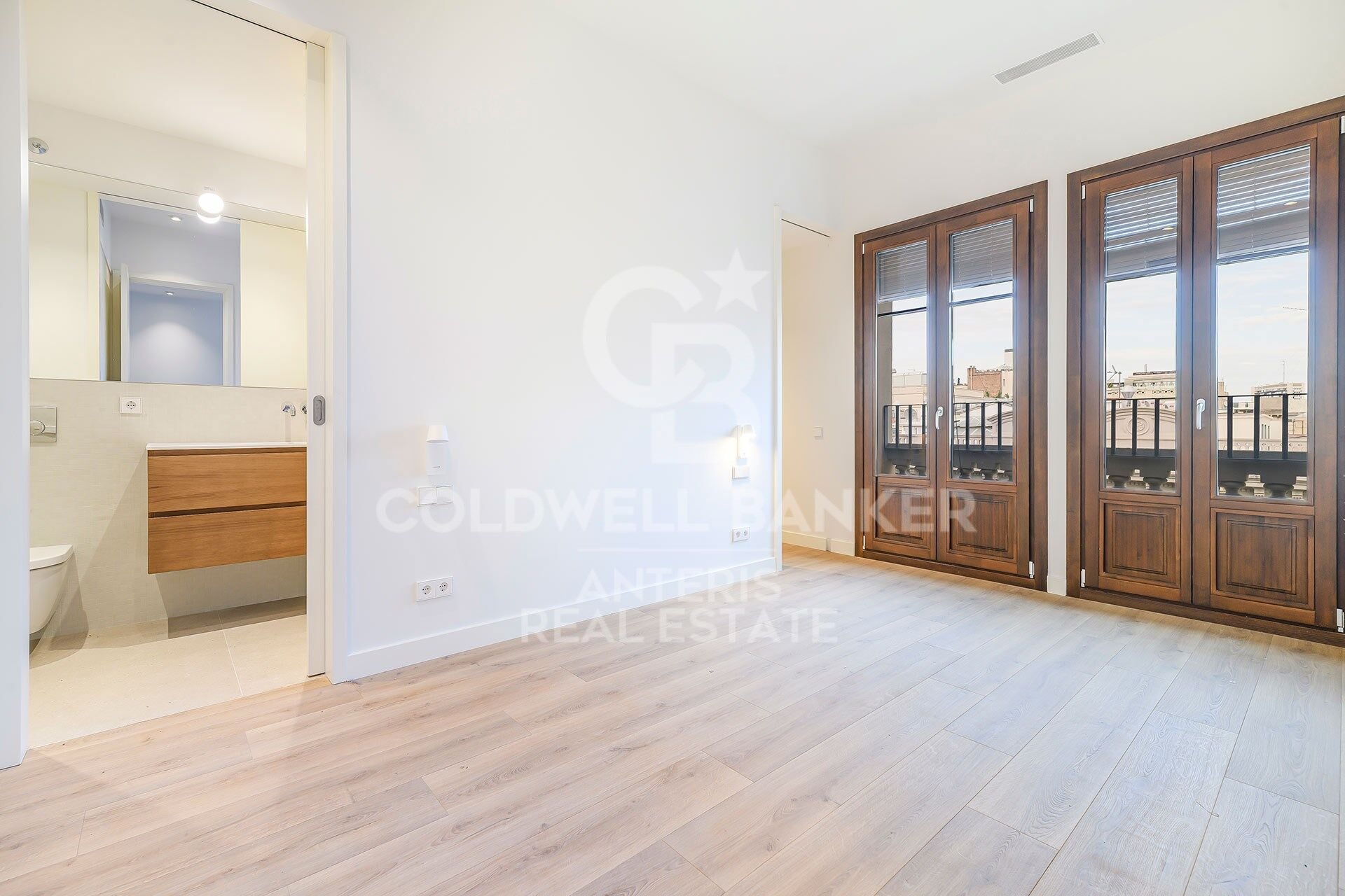 Kattohuoneisto Barcelona, Espanja 2 makuuhuonetta, 90 m2 No. 156977