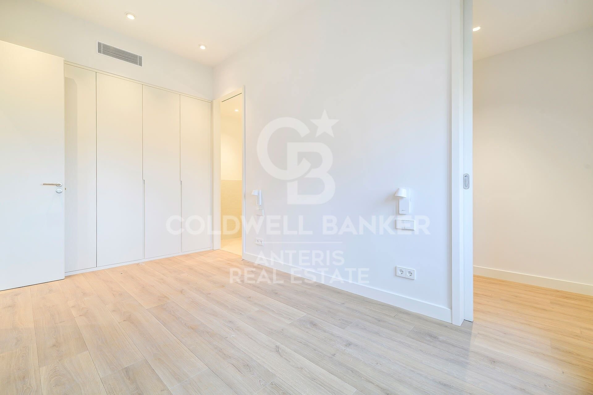 Kattohuoneisto Barcelona, Espanja 2 makuuhuonetta, 90 m2 No. 156977