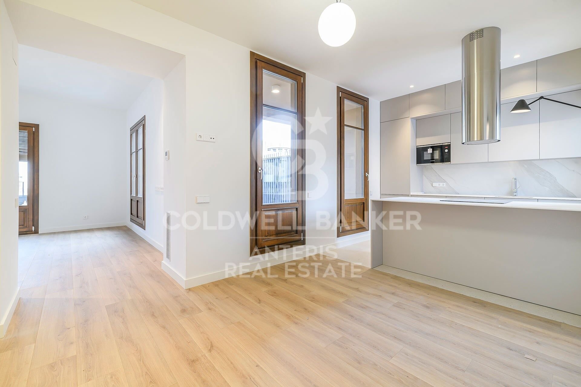 Kattohuoneisto Barcelona, Espanja 2 makuuhuonetta, 90 m2 No. 156977