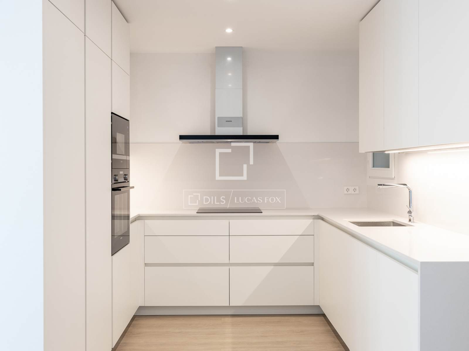 Dzīvoklis Barcelona, Spānijā 5 istabas, 134 m2 Nr. 192824