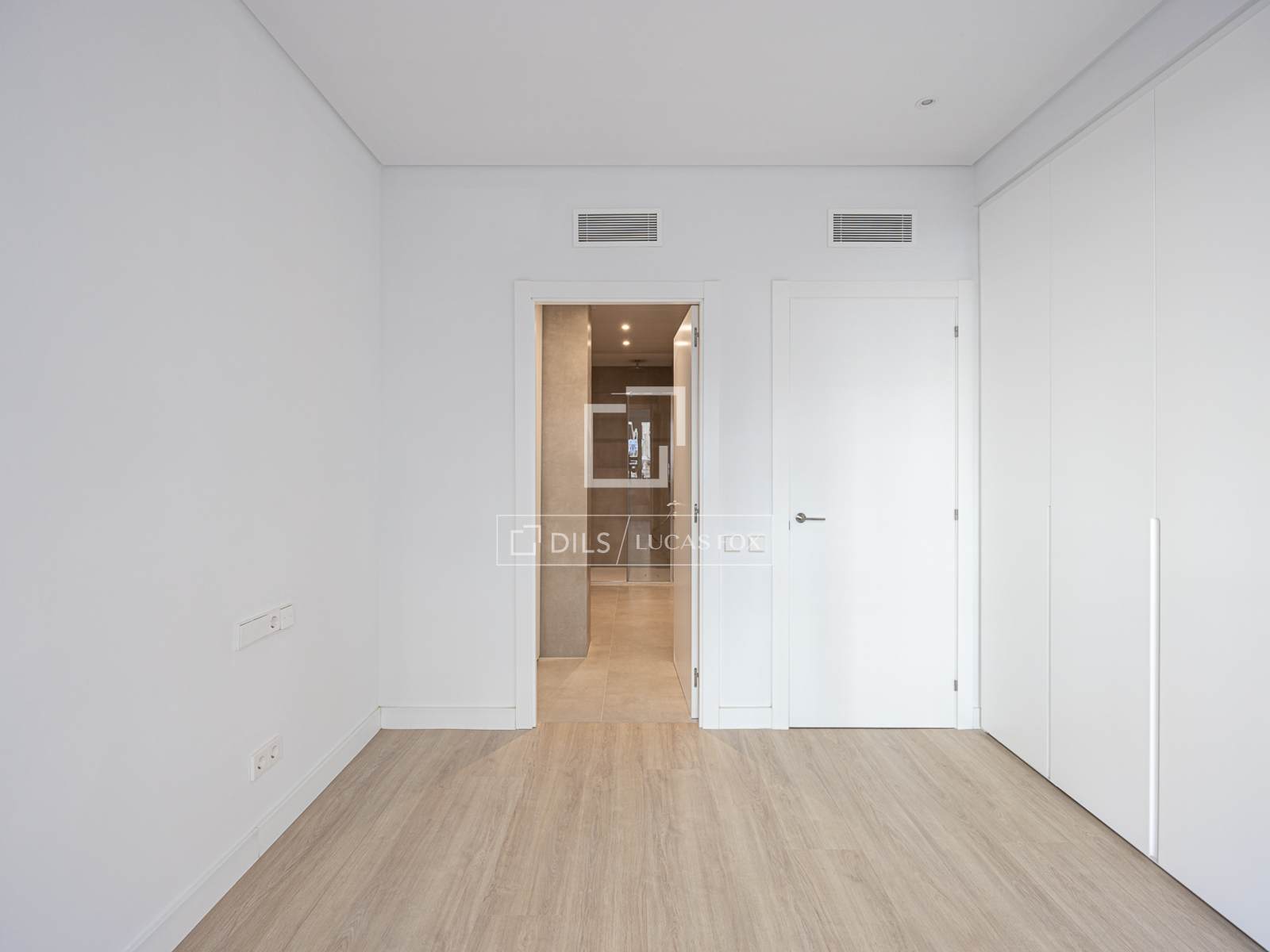 Dzīvoklis Barcelona, Spānijā 5 istabas, 134 m2 Nr. 192824
