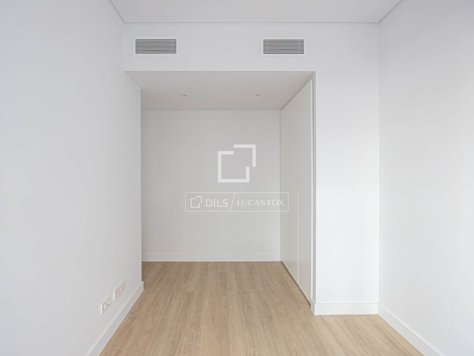 Dzīvoklis Barcelona, Spānijā 5 istabas, 134 m2 Nr. 192824