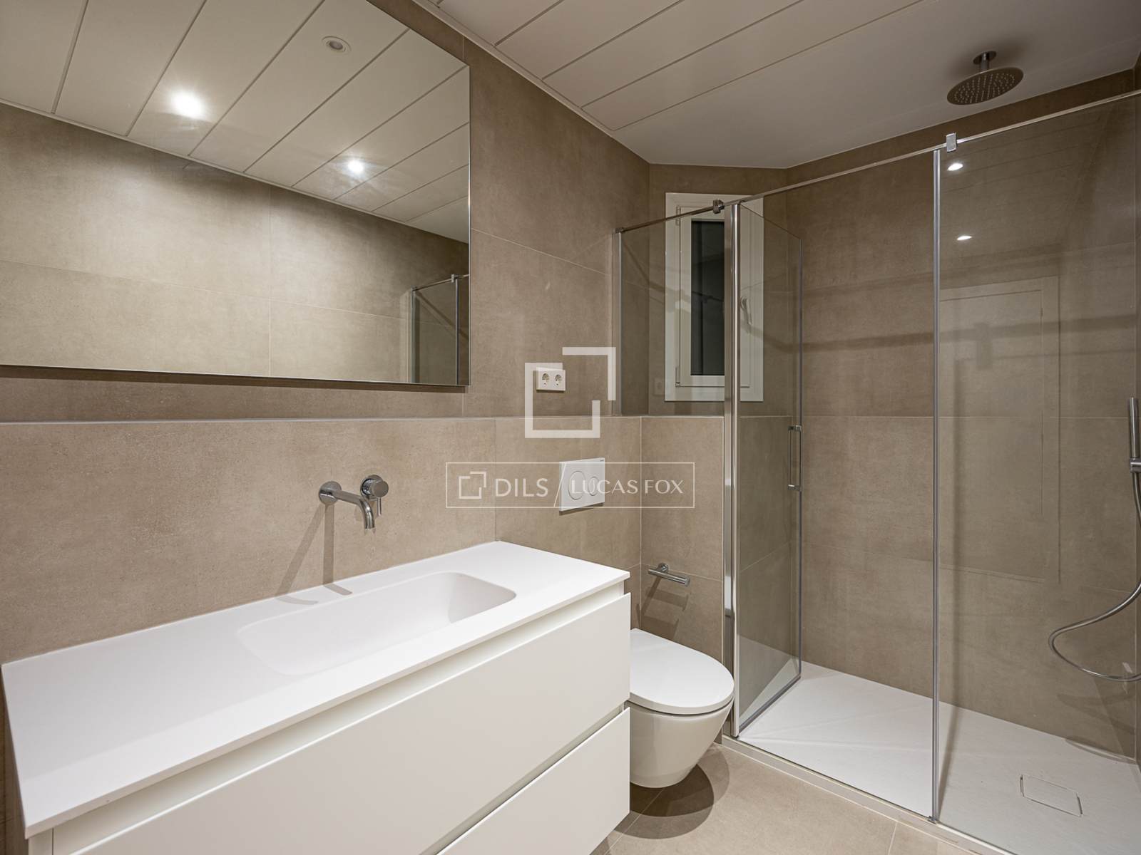 Dzīvoklis Barcelona, Spānijā 5 istabas, 134 m2 Nr. 192824