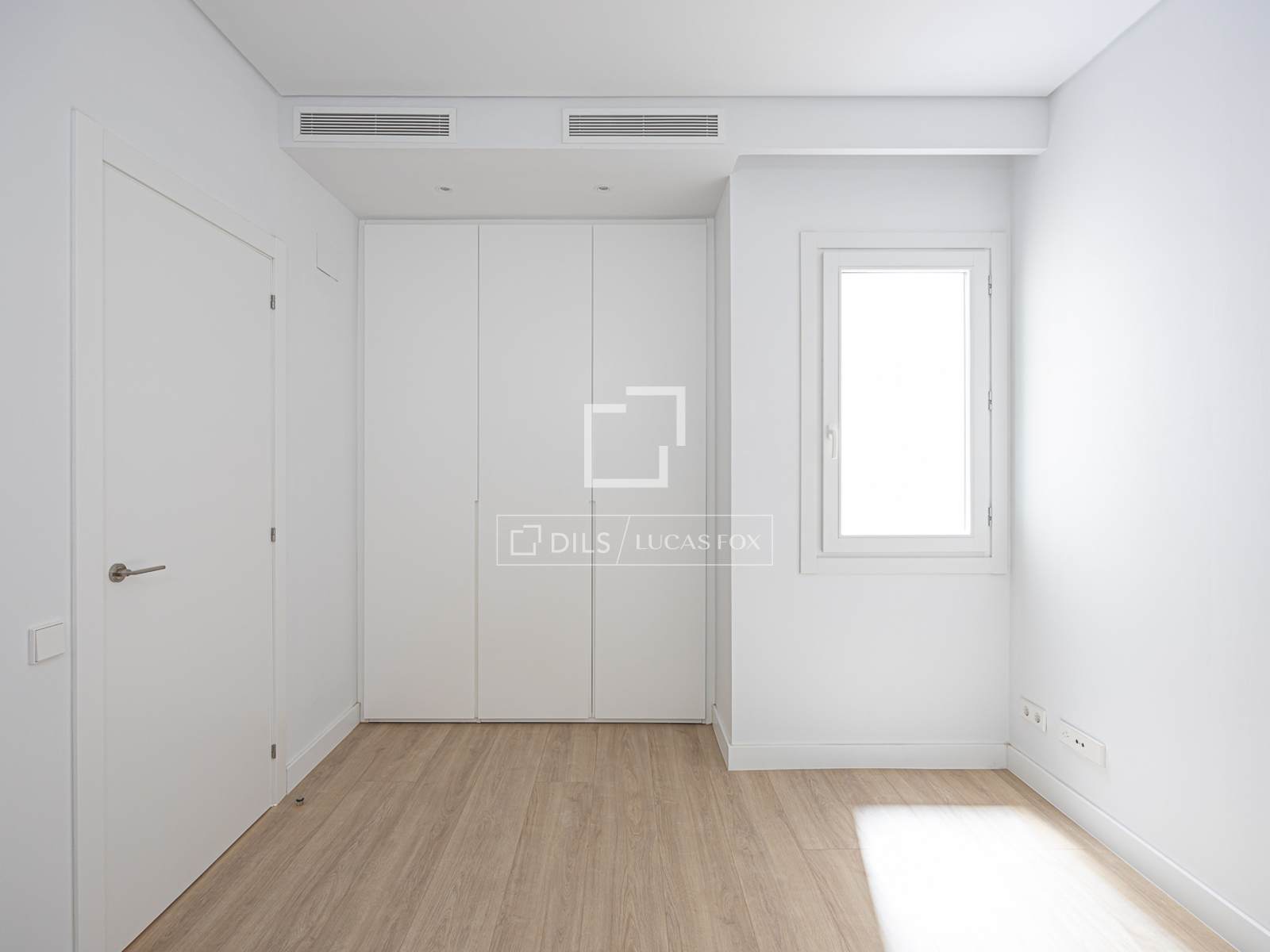 Dzīvoklis Barcelona, Spānijā 5 istabas, 134 m2 Nr. 192824