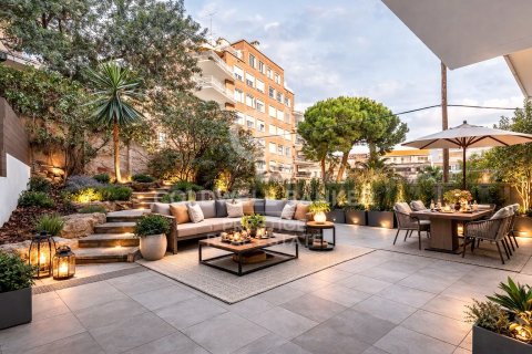 Huoneisto Barcelona, Espanja 4 makuuhuonetta, 169 m2 No. 157712