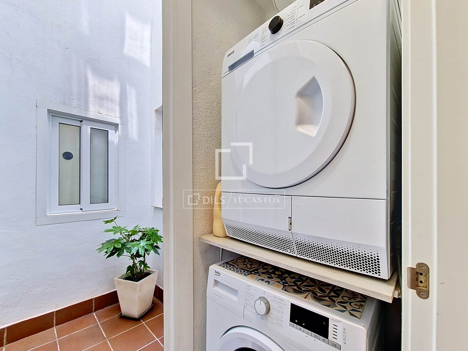 Huoneisto Vilanova i la Geltru, Barcelona, Espanja 2 makuuhuonetta, 108 m2 No. 166774