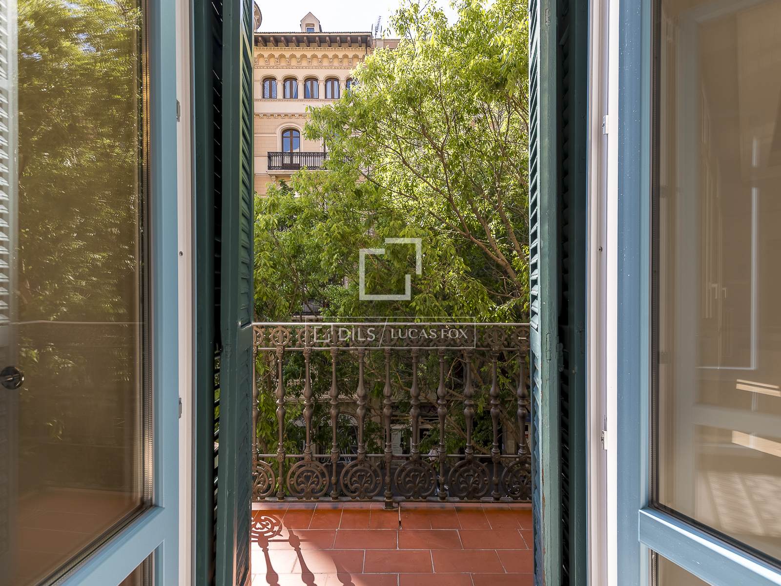 Квартира в Барселона, Испания 3 спальни, 124м2 №150842