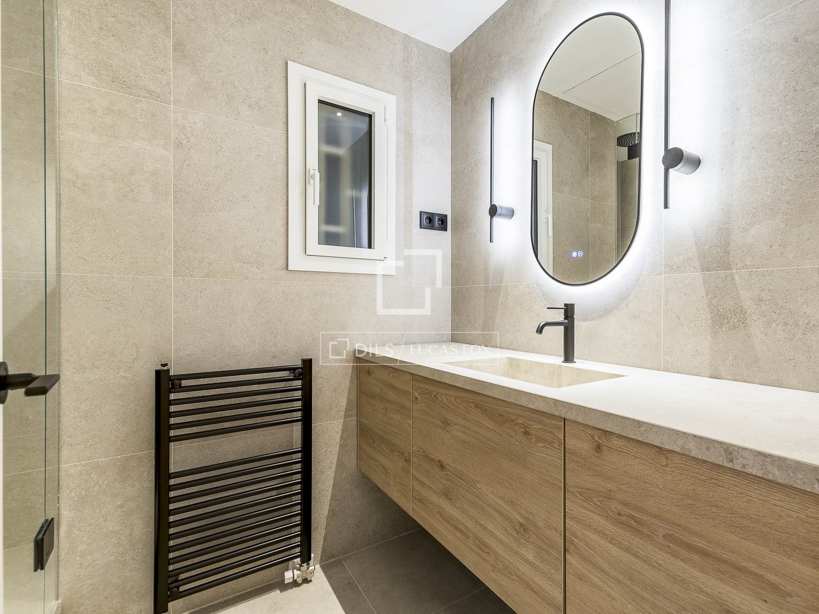 Appartamento a Barcelona, Spagna 3 camere da letto, 152 mq. N° 150840