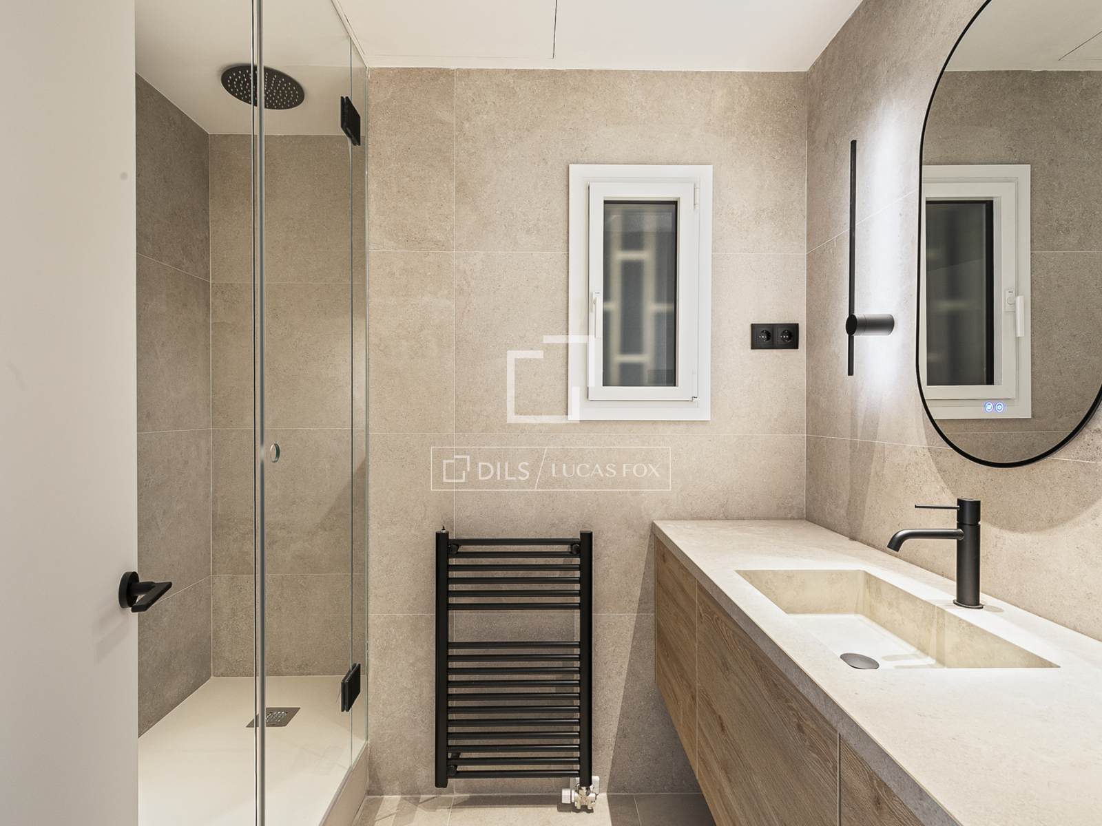 Appartamento a Barcelona, Spagna 3 camere da letto, 152 mq. N° 150840