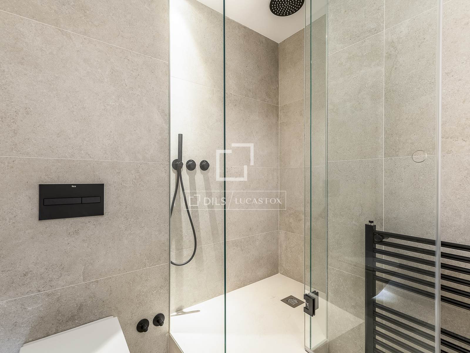 Appartamento a Barcelona, Spagna 3 camere da letto, 152 mq. N° 150840