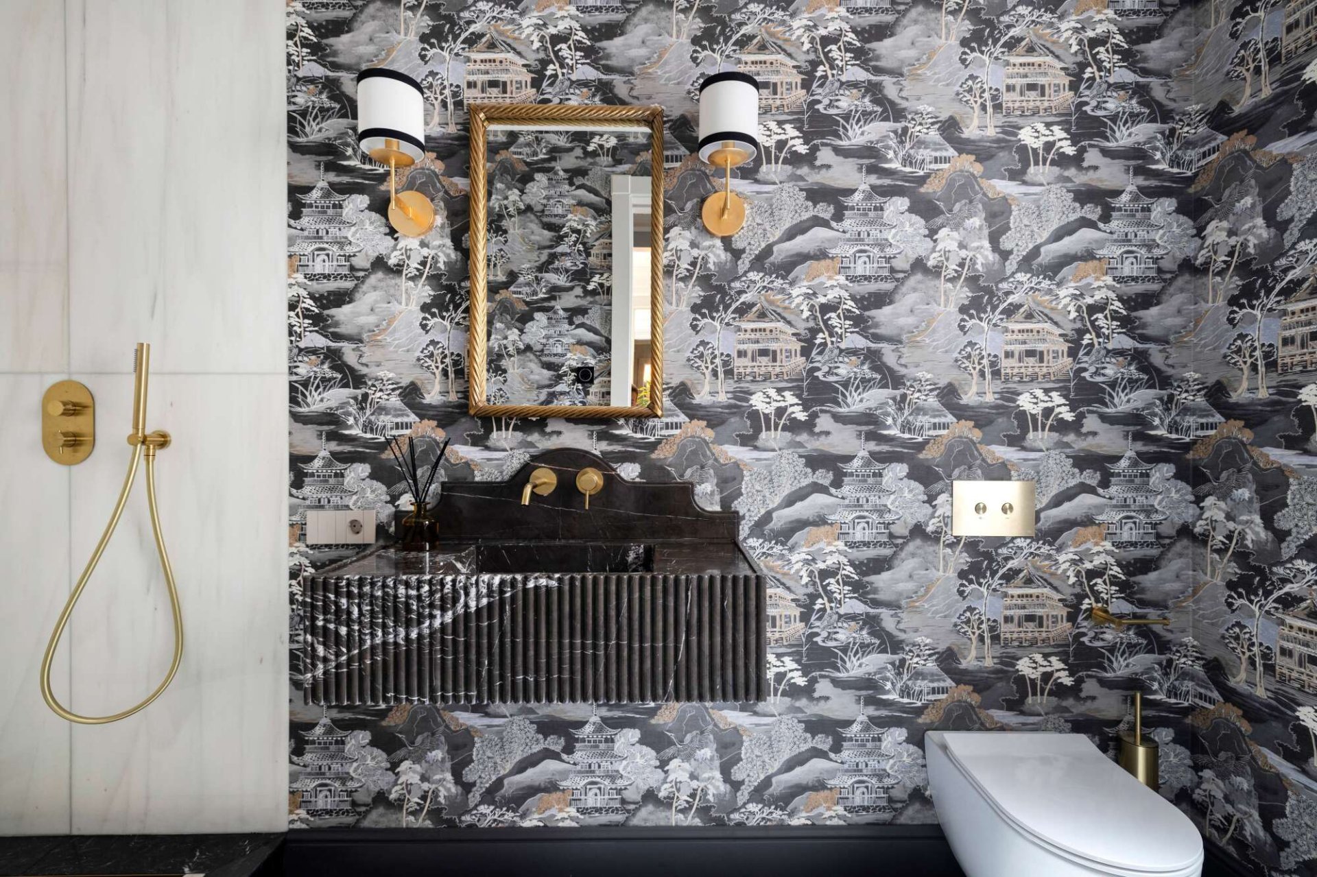 Apartamento en Eixample, Barcelona, España 3 dormitorios, 198 m2 No. 180875