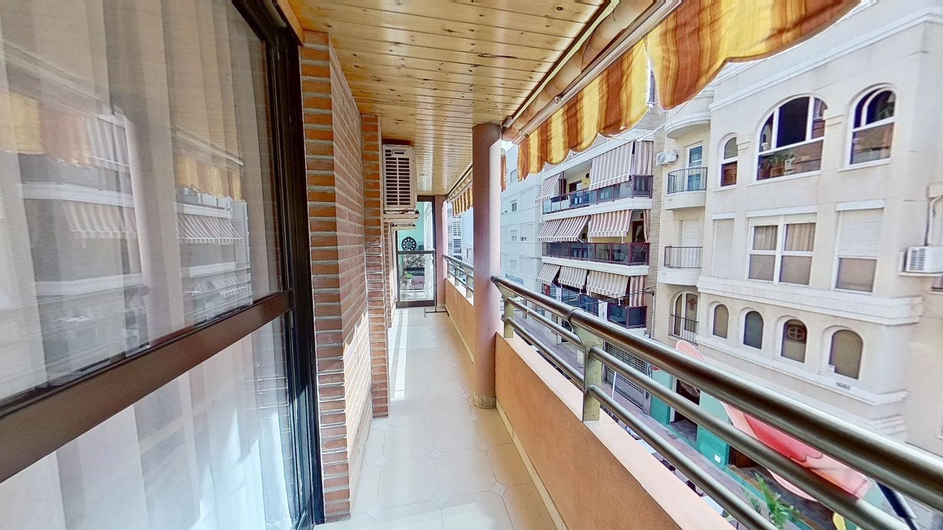 Apartament w Torrevieja, Alicante, Hiszpania 4 sypialnie, 117 mkw. nr 177813