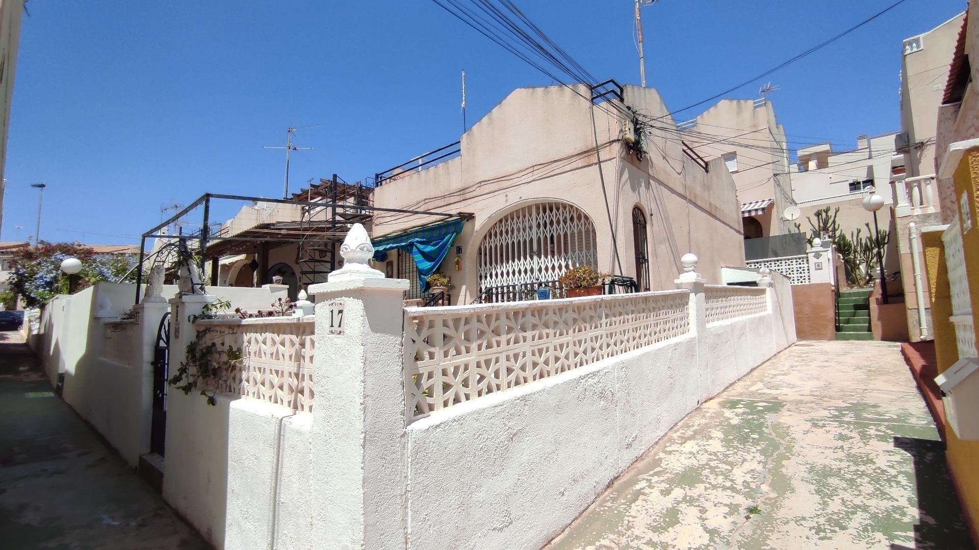 Bungalow i Los Balcones, Alicante, Spanien 2 sovrum, 55 kvm. Nr. 195417