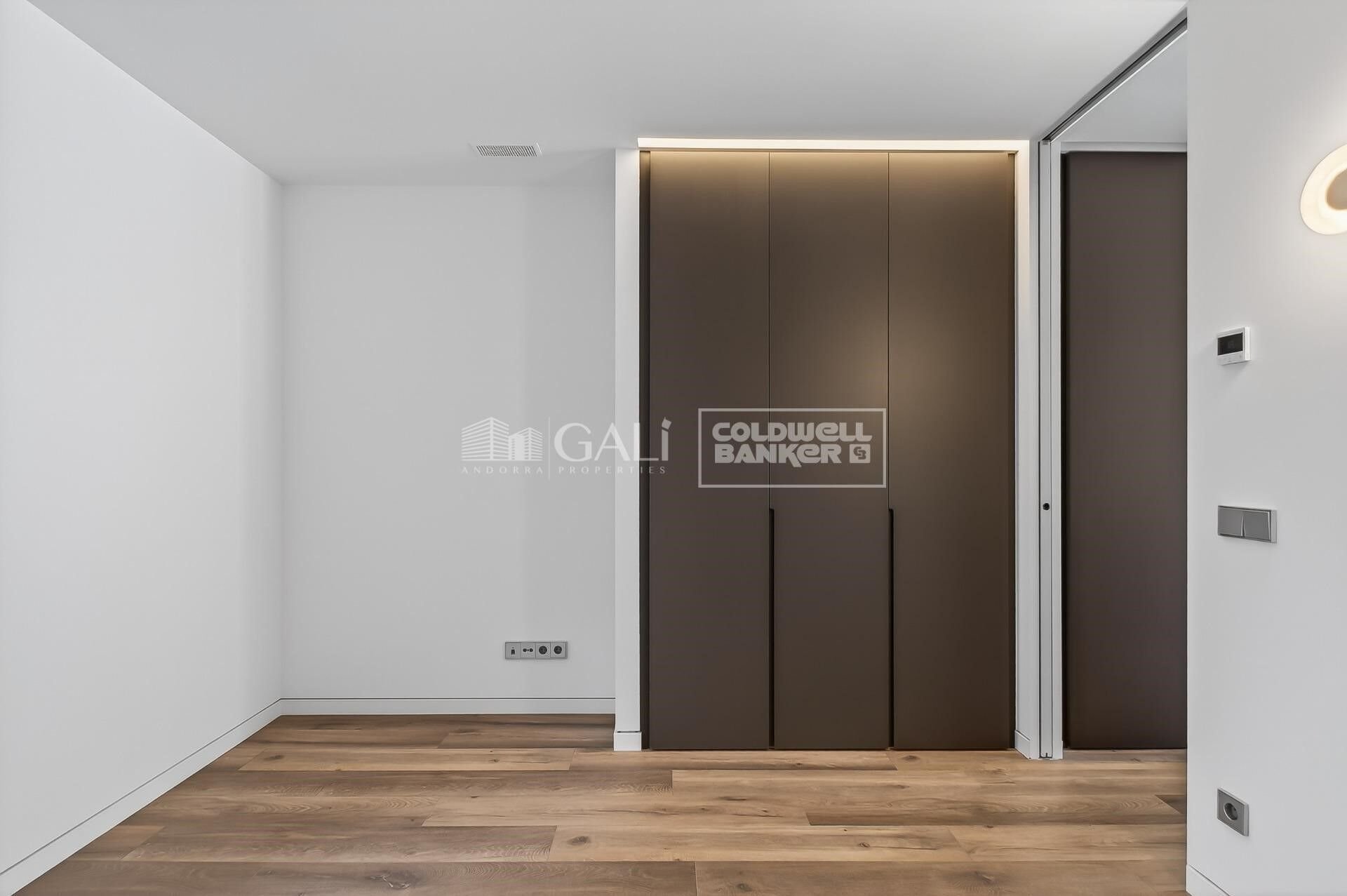 Dzīvoklis Principado De Andorra (Ninguna Poblacion Tiene C.P.), Lleida, Spānijā 3 istabas, 208 m2 Nr. 156806