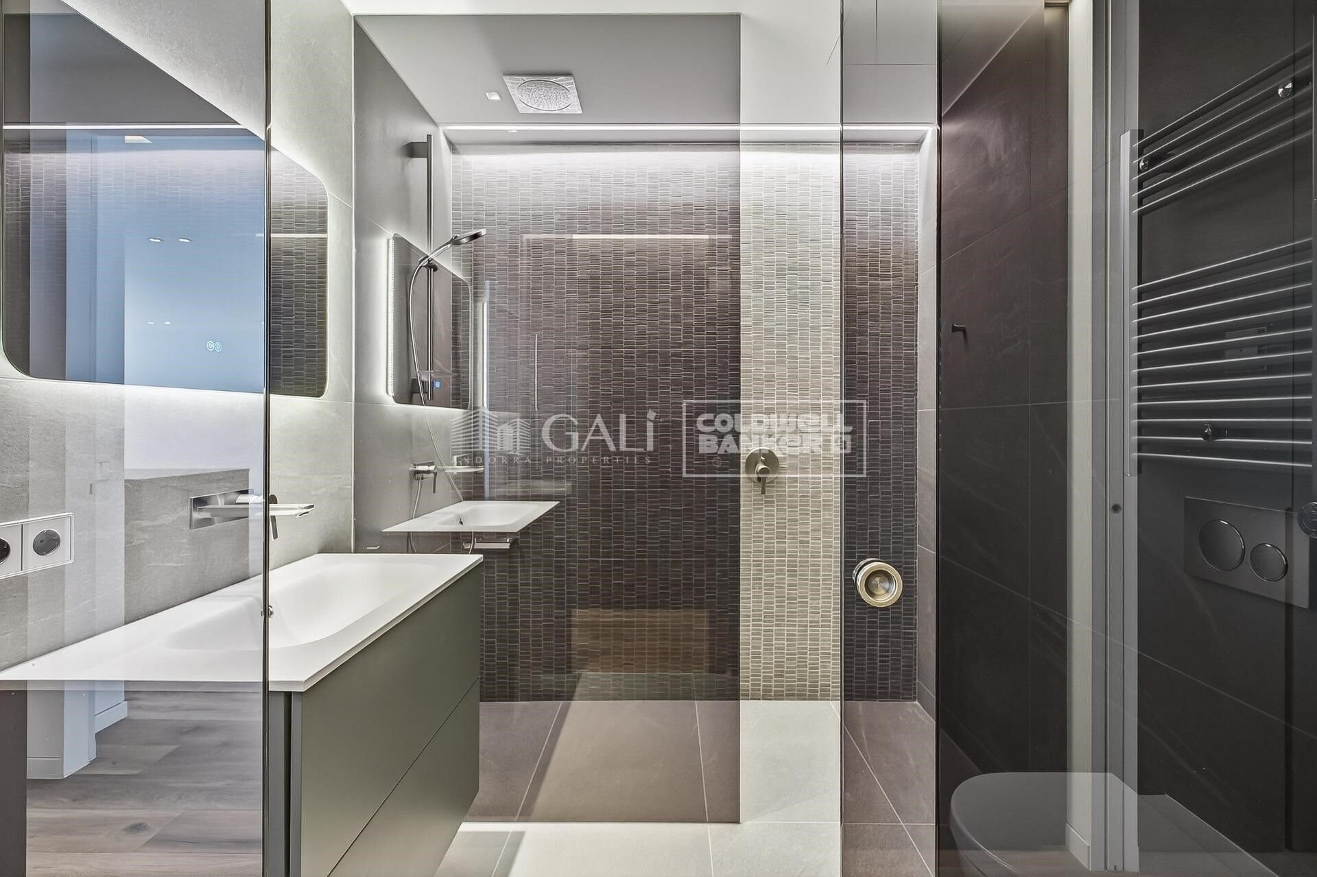 Dzīvoklis Principado De Andorra (Ninguna Poblacion Tiene C.P.), Lleida, Spānijā 3 istabas, 208 m2 Nr. 156806