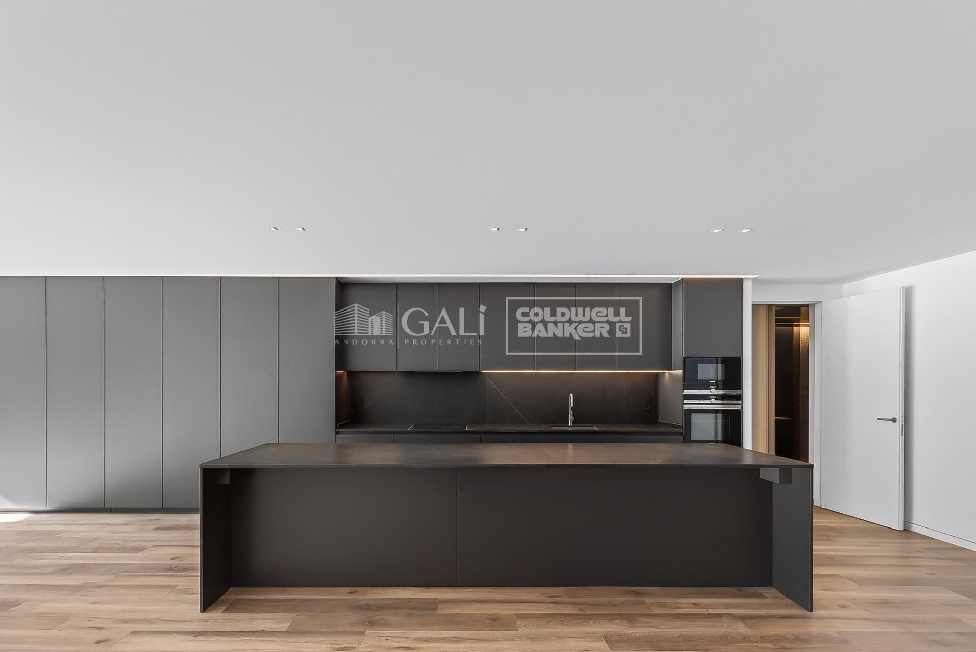 Dzīvoklis Principado De Andorra (Ninguna Poblacion Tiene C.P.), Lleida, Spānijā 3 istabas, 208 m2 Nr. 156806