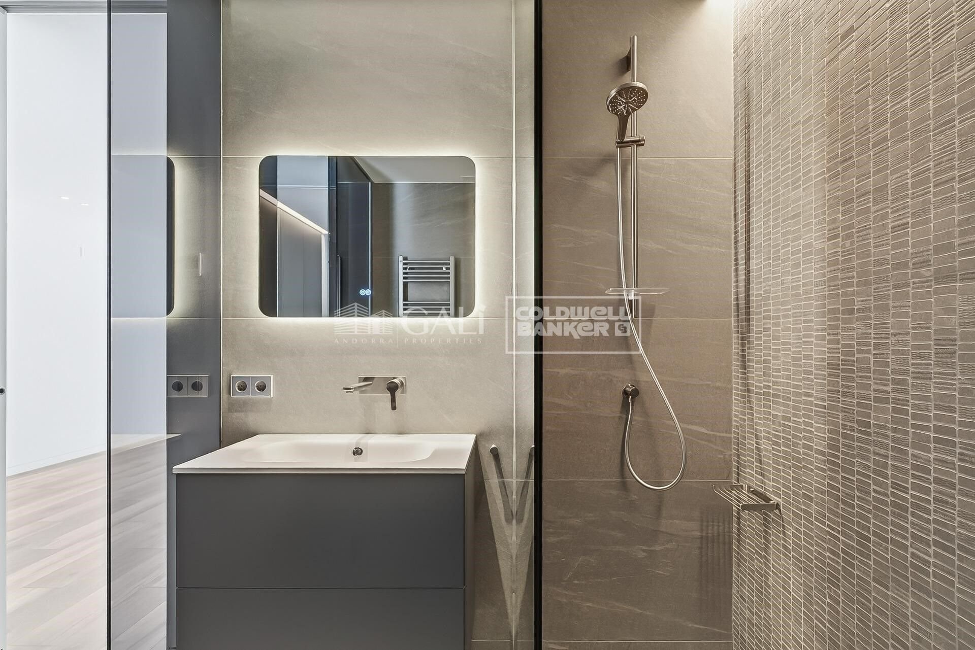 Dzīvoklis Principado De Andorra (Ninguna Poblacion Tiene C.P.), Lleida, Spānijā 3 istabas, 208 m2 Nr. 156806