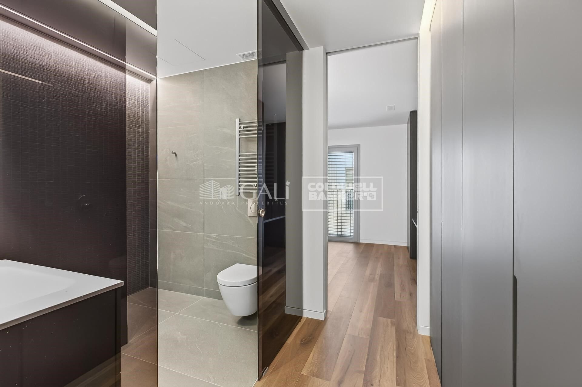 Dzīvoklis Principado De Andorra (Ninguna Poblacion Tiene C.P.), Lleida, Spānijā 3 istabas, 208 m2 Nr. 156806