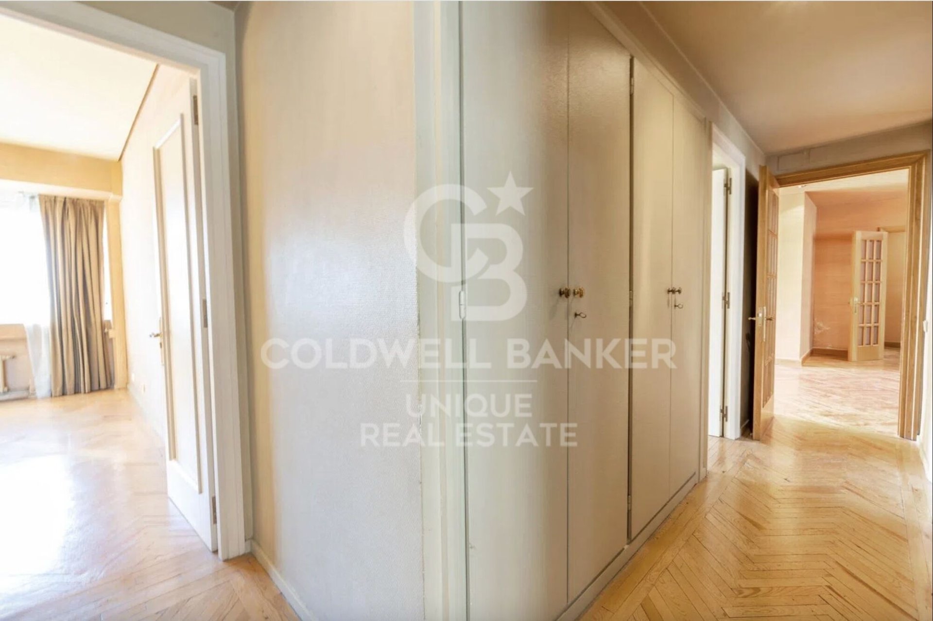 Квартира в Мадрид, Испания 4 спальни, 260м2 №156807