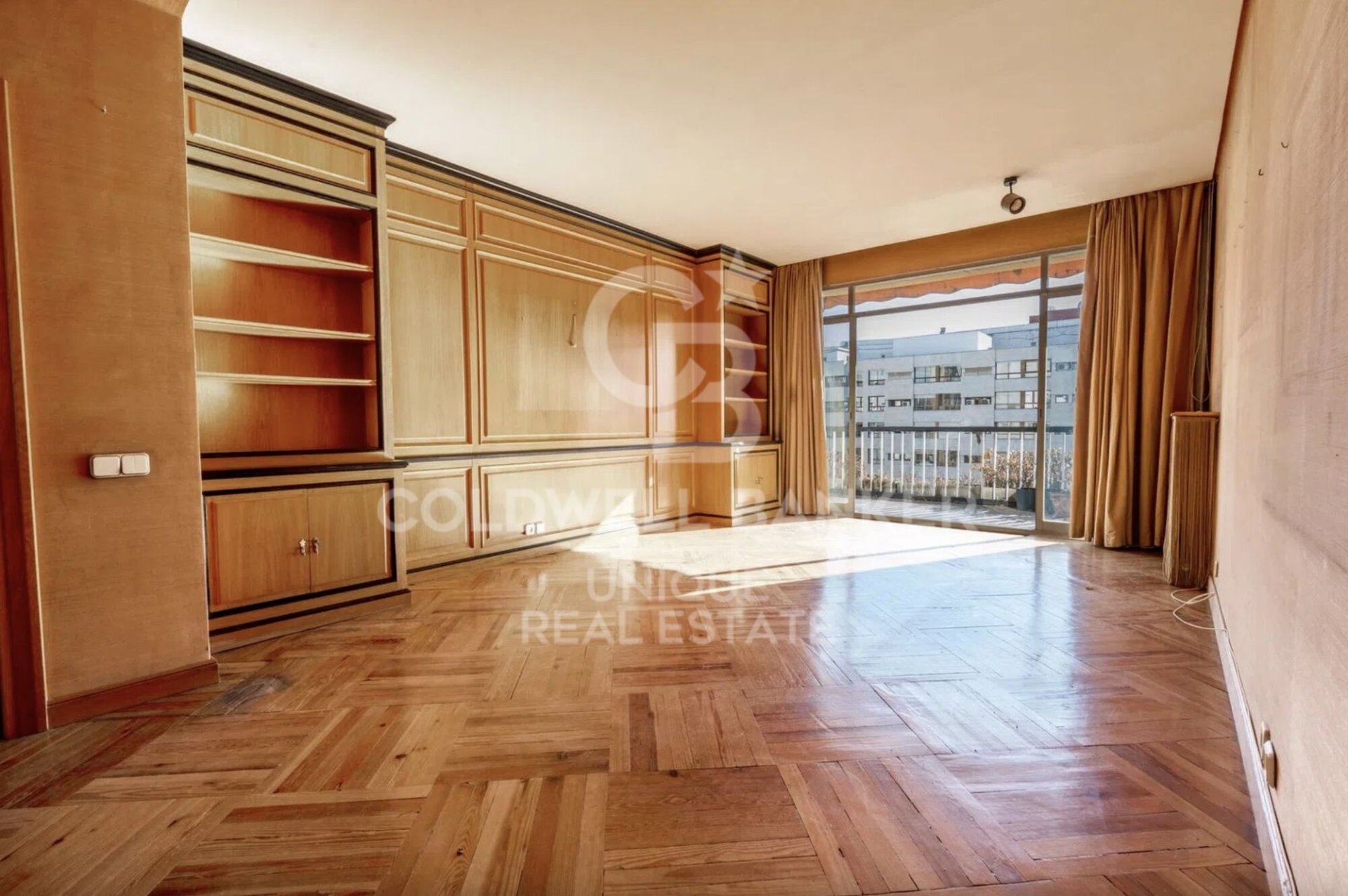Квартира в Мадрид, Испания 4 спальни, 260м2 №156807