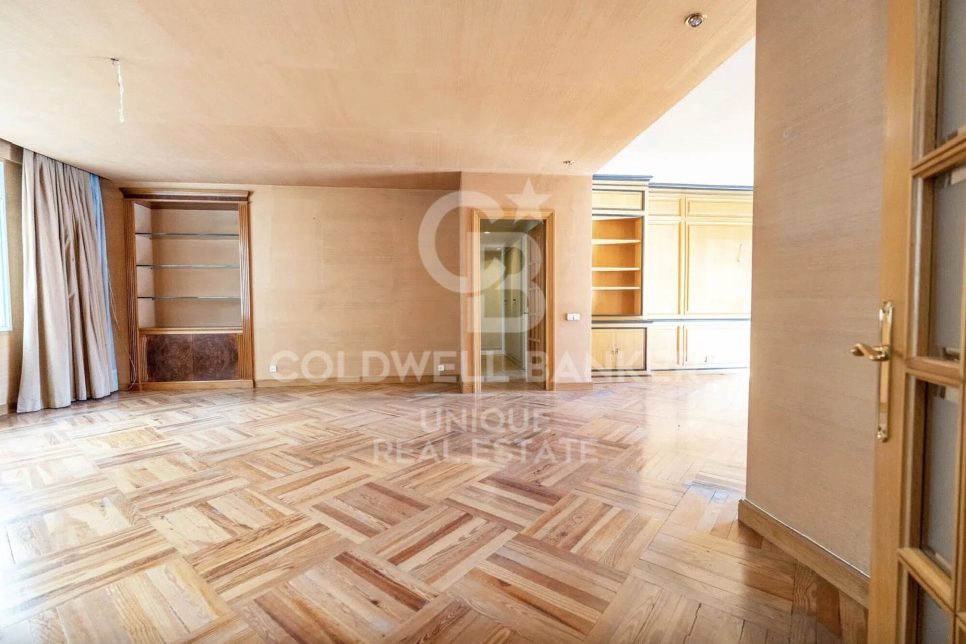 Квартира в Мадрид, Испания 4 спальни, 260м2 №156807