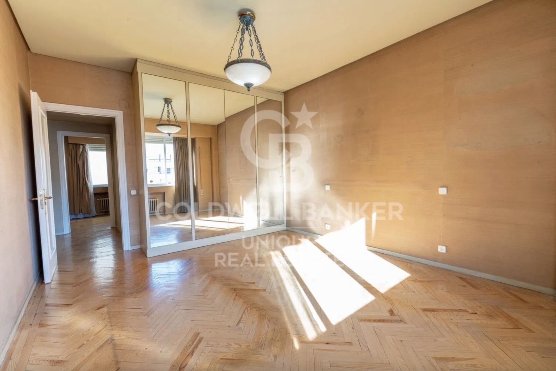 Квартира в Мадрид, Испания 4 спальни, 260м2 №156807