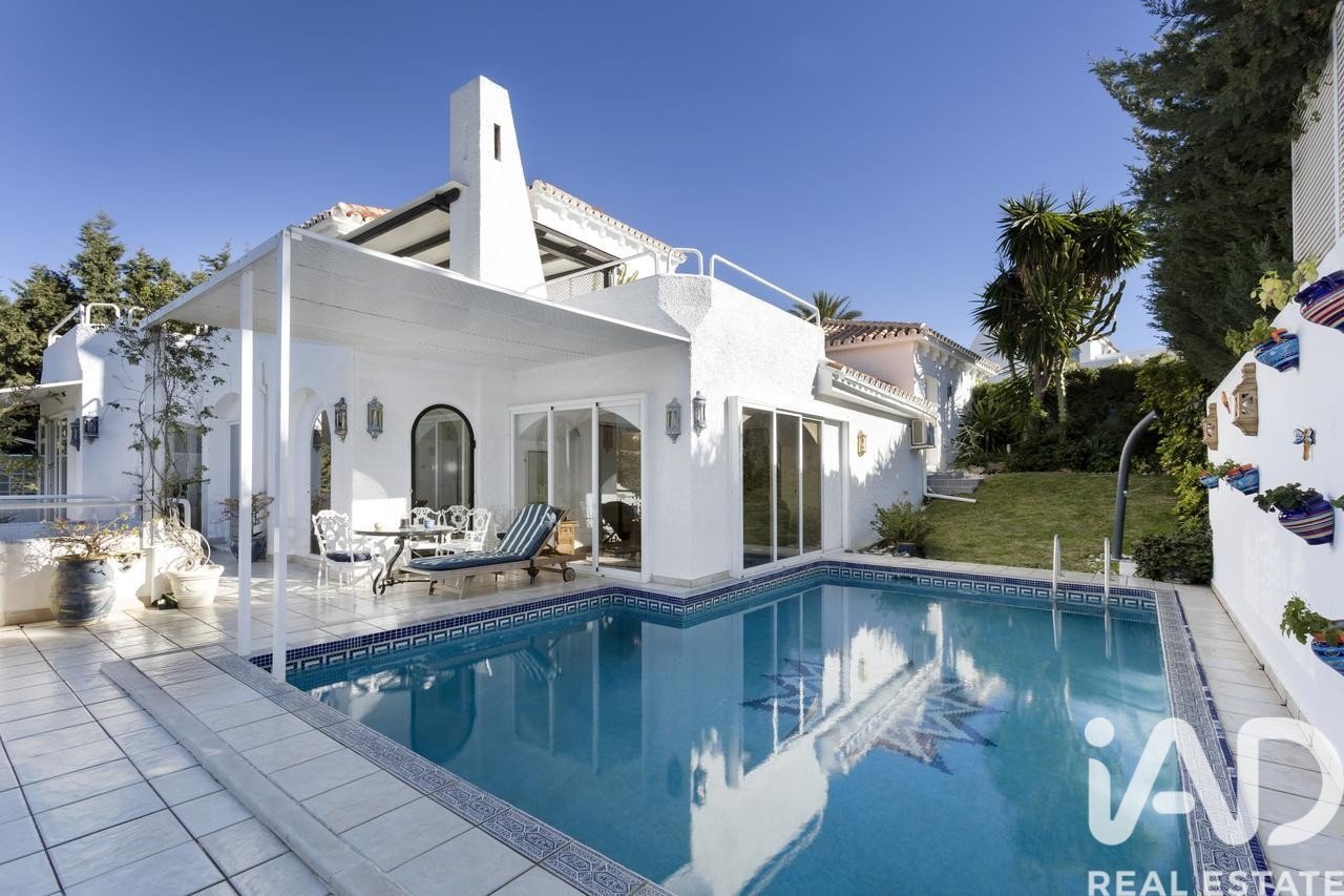Casa a Marbella, Malaga, Spagna 5 camere da letto, 466 mq. N° 173053