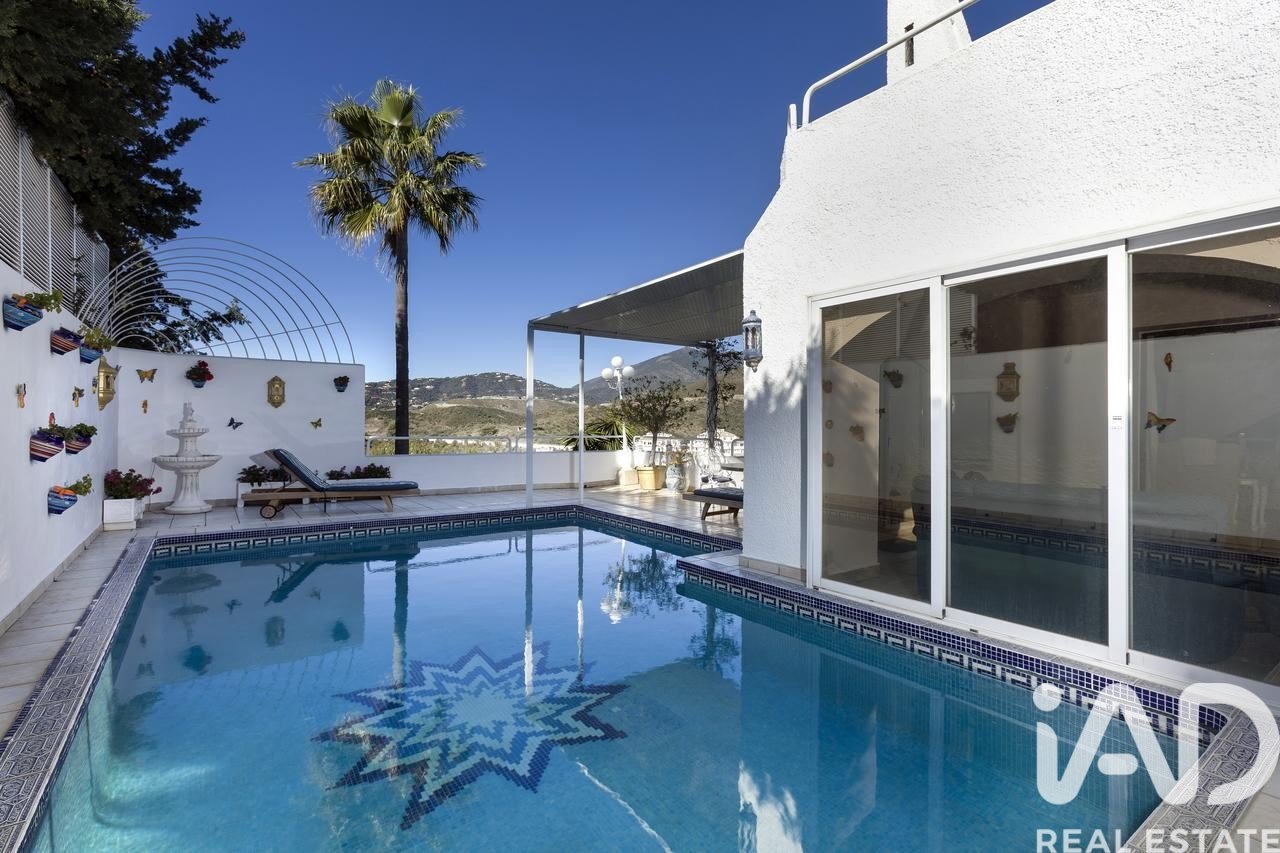 Casa a Marbella, Malaga, Spagna 5 camere da letto, 466 mq. N° 173053