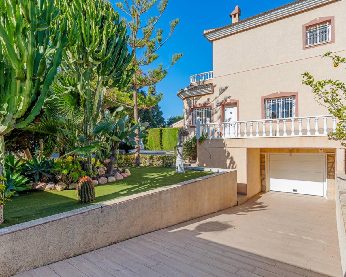 Villa i Ciudad Quesada, Alicante, Spanien 5 sovrum, 211 kvm. Nr. 149132