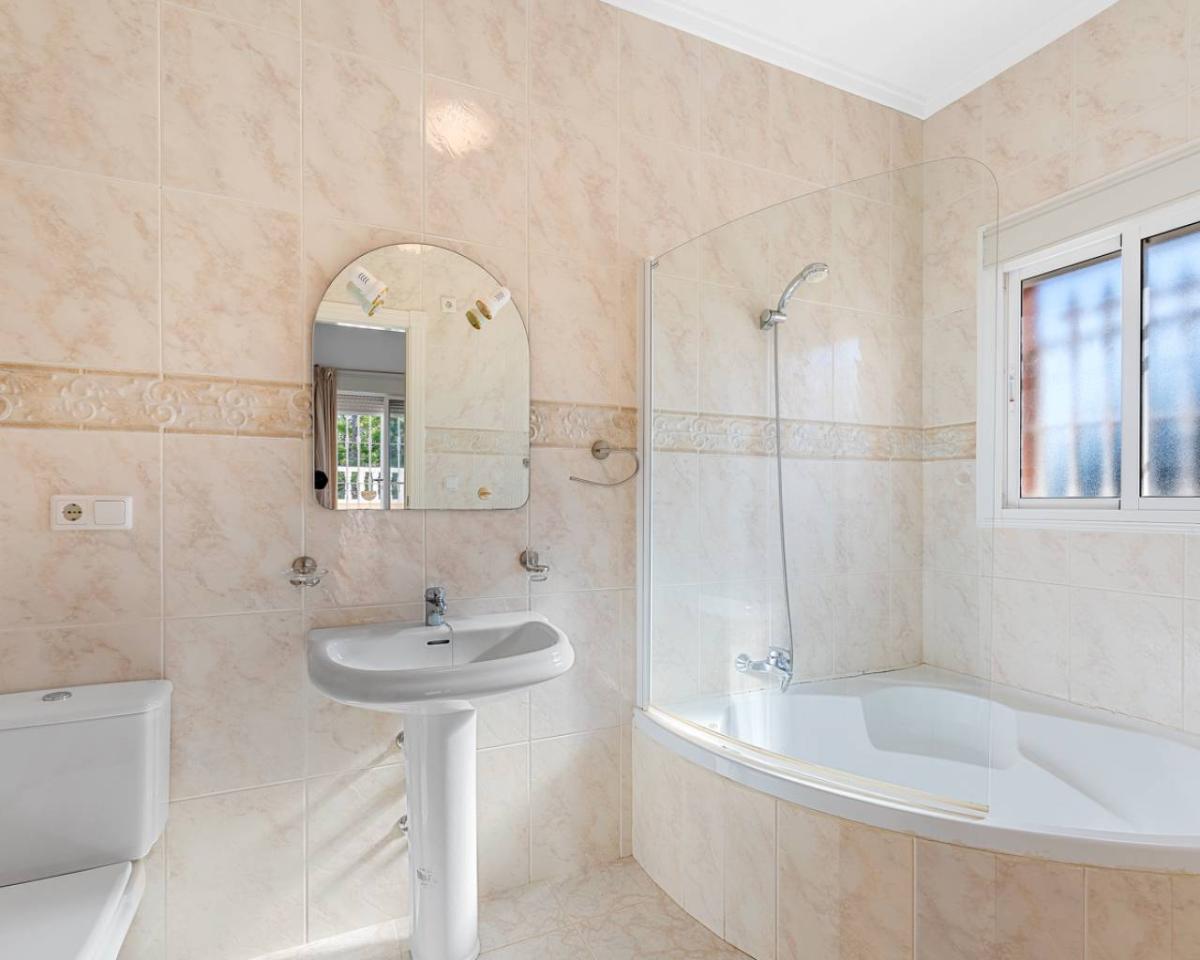 Villa i Ciudad Quesada, Alicante, Spanien 5 sovrum, 211 kvm. Nr. 149132
