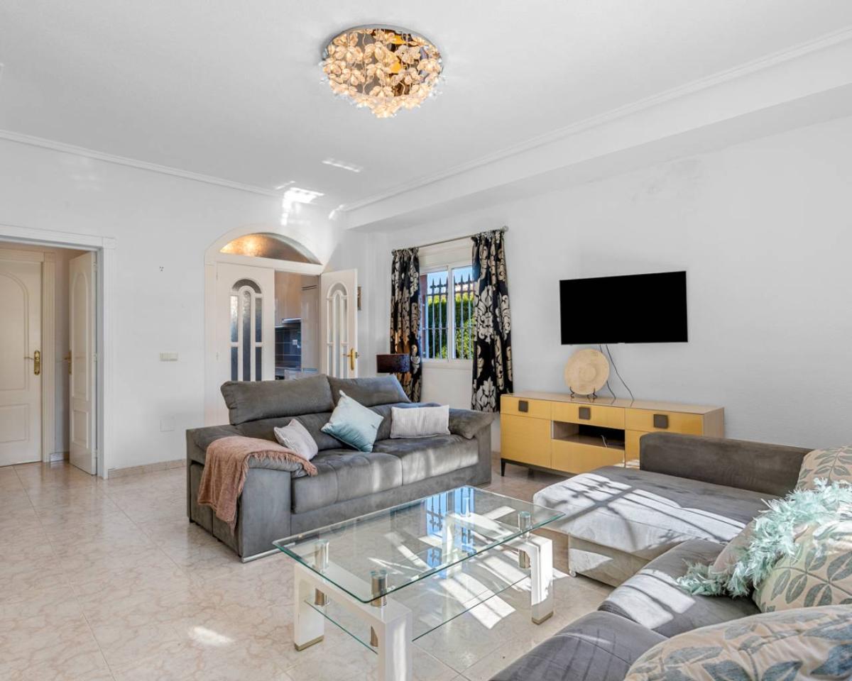 Villa i Ciudad Quesada, Alicante, Spanien 5 sovrum, 211 kvm. Nr. 149132