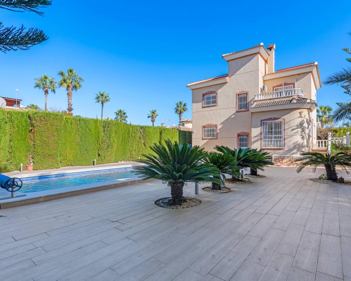 Villa i Ciudad Quesada, Alicante, Spanien 5 sovrum, 211 kvm. Nr. 149132