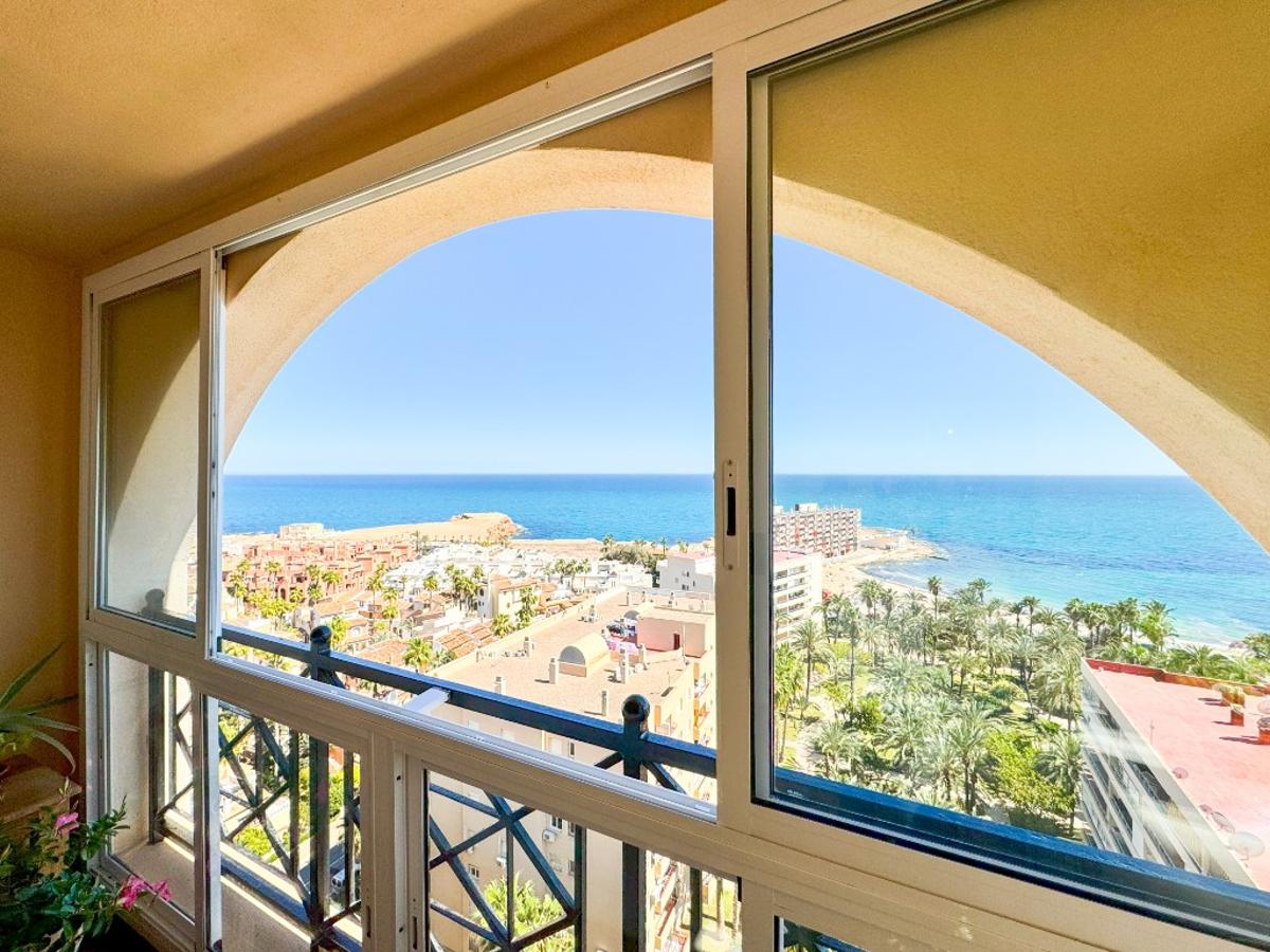 Appartamento a Torrevieja, Alicante, Spagna 3 camere da letto, 80 mq. N° 149136