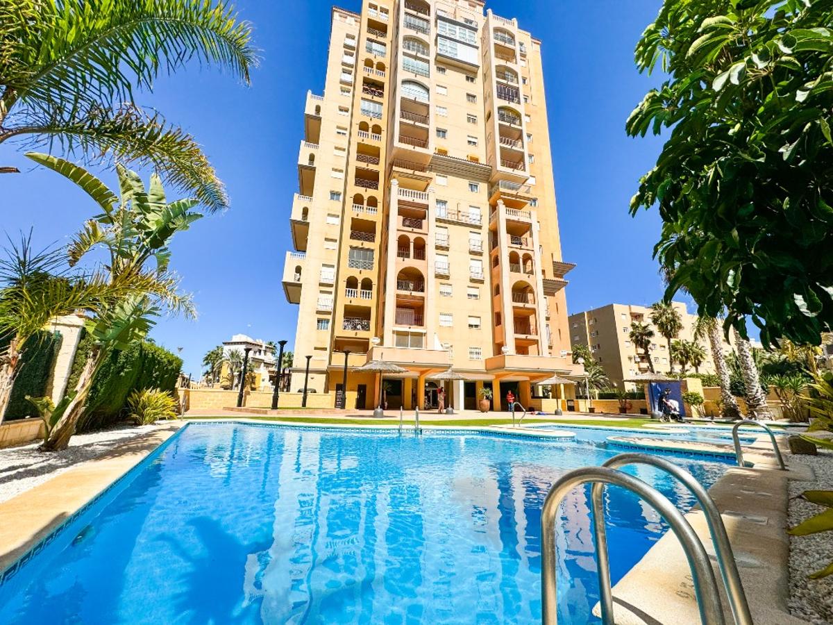 Appartamento a Torrevieja, Alicante, Spagna 3 camere da letto, 80 mq. N° 149136