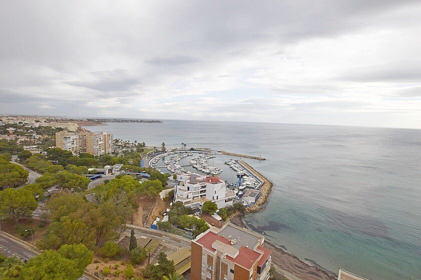 Apartment à Dehesa De Campoamor, Alicante, Espagne 4 chambres, 135 m2 No. 111183