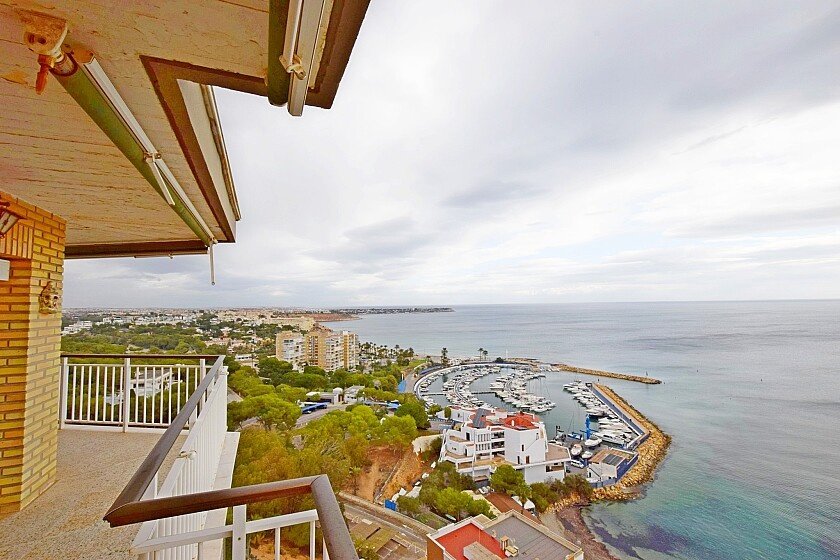 Apartment à Dehesa De Campoamor, Alicante, Espagne 4 chambres, 135 m2 No. 111183