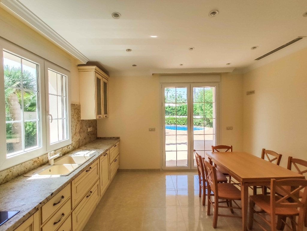 Villa a Cabo Roig, Alicante, Spagna 6 camere da letto, 500 mq. N° 149188