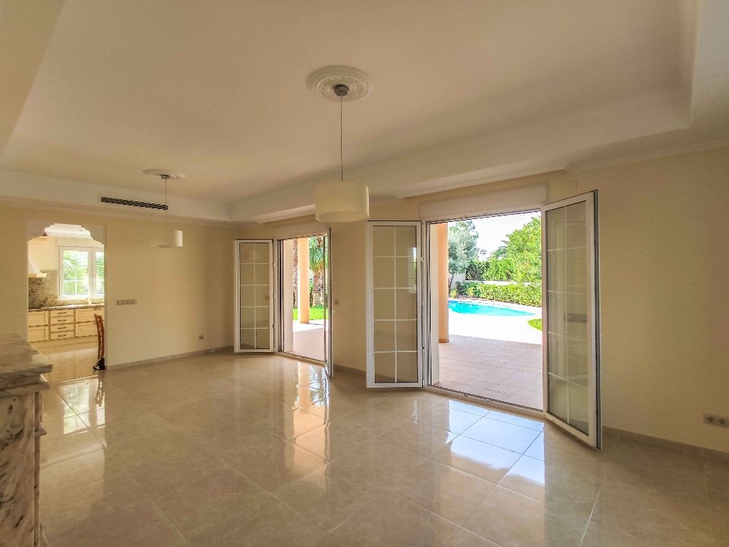 Villa a Cabo Roig, Alicante, Spagna 6 camere da letto, 500 mq. N° 149188