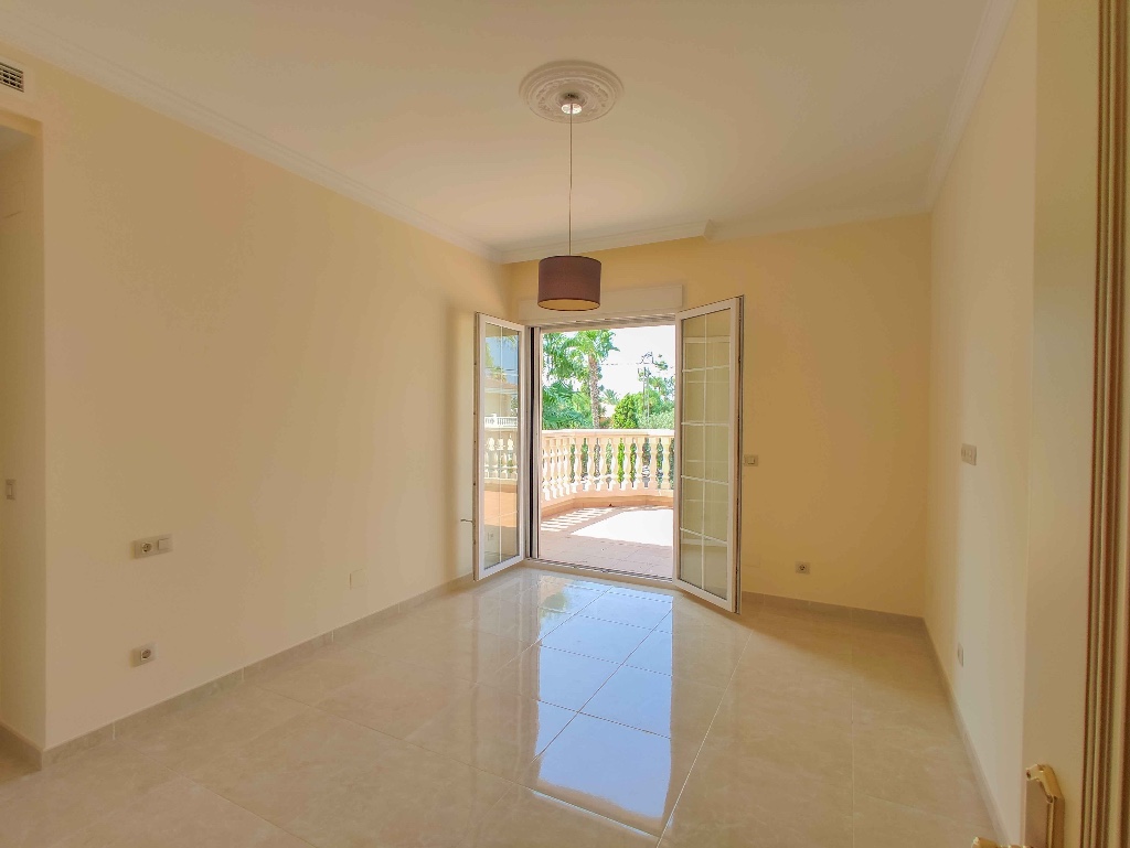 Villa a Cabo Roig, Alicante, Spagna 6 camere da letto, 500 mq. N° 149188