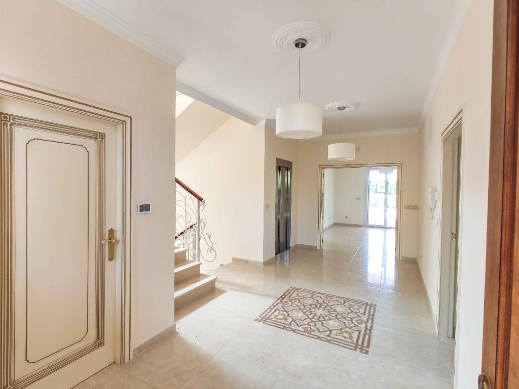 Villa a Cabo Roig, Alicante, Spagna 6 camere da letto, 500 mq. N° 149188