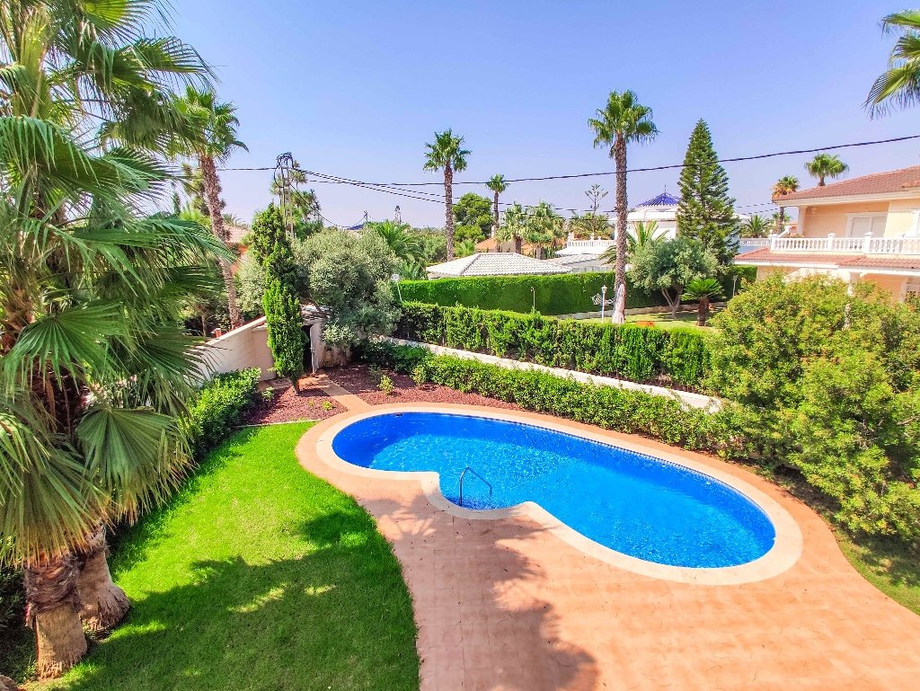 Villa a Cabo Roig, Alicante, Spagna 6 camere da letto, 500 mq. N° 149188