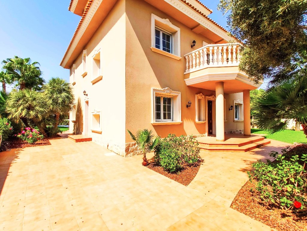 Villa a Cabo Roig, Alicante, Spagna 6 camere da letto, 500 mq. N° 149188
