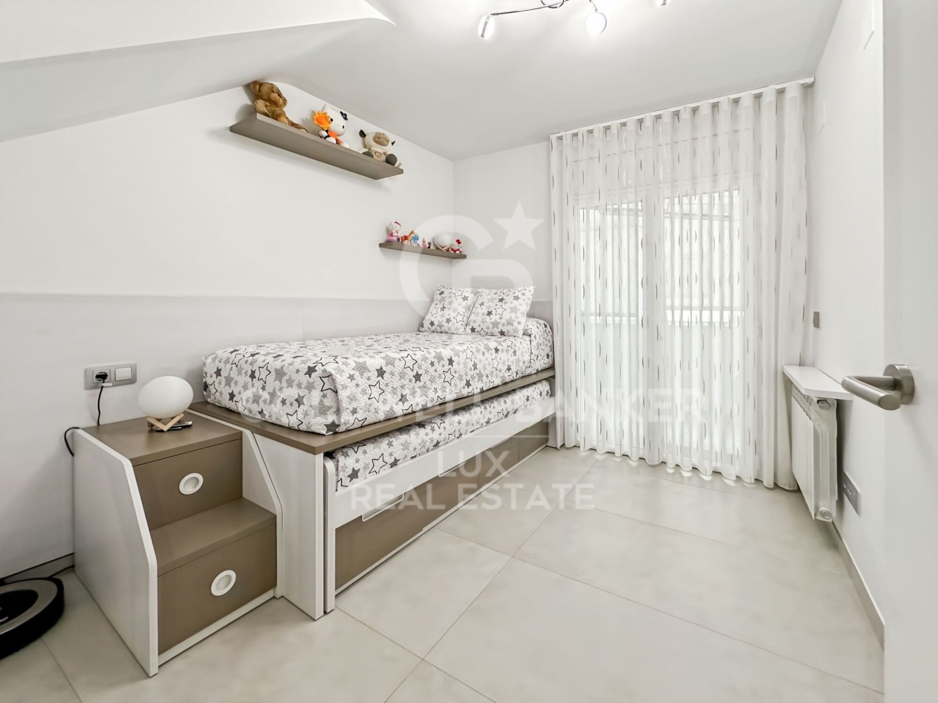 Bliźniak w L'Escala, Girona, Hiszpania 4 sypialnie, 118 mkw. nr 157905